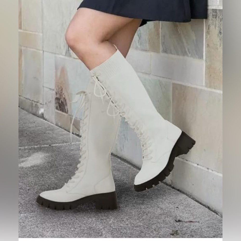 Vepose Cream Lace Up Boots Sleek Design